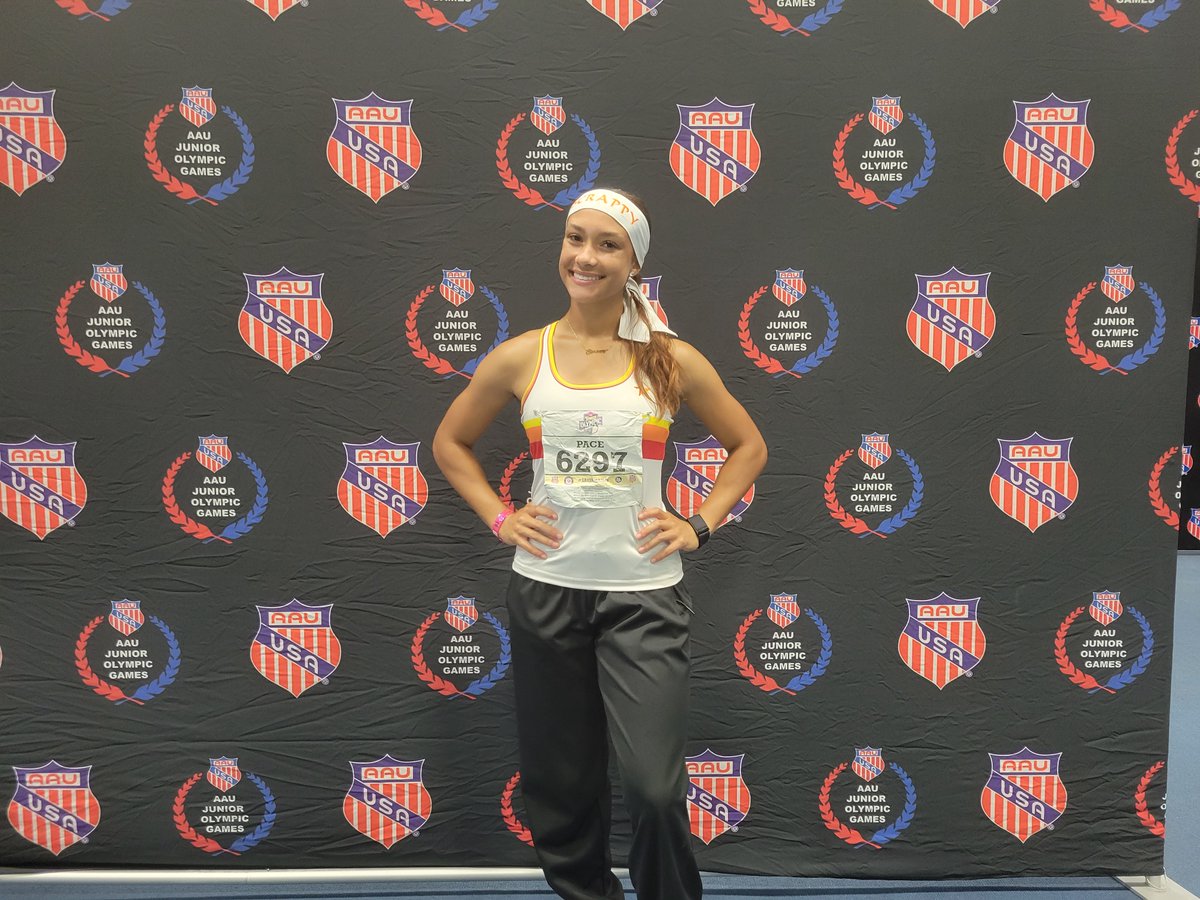Congrats to Olivia Pace on her 3rd place performance in the 17-18 Division long jump at the AAU Junior Olympic Games. 

Her 19-3.5 effort stands as a new PR and a sign of big things to come as she enters her senior year at Westerville Central. 

Interview: bit.ly/45drw2c