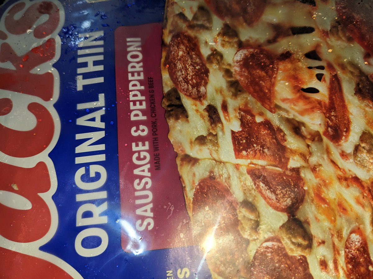 JCFrank9's tweet photo. @JacksPizza can we talk about the differences between your Sausage &amp; Pepperoni Flavor and your Meat Lover's Flavor? No. Nobody can. There are no differences. #7slicesofpepperoni https://t.co/tdx5HNpQvB