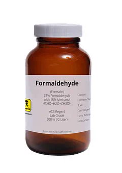 dguv_ifa's tweet photo. Wissenschaft auf Kosten der Sicherheit? Die Belastung mit #Formaldehyd ist in Pathologie-Laboren allgegenwärtig und der #AGW oft überschritten. Aber Arbeitsbedingungen und #Absaugung lassen sich optimieren, damit die Arbeit in der #Pathologie sicher ist. https://t.co/byalCMPt0N https://t.co/HTgNuWc7a3