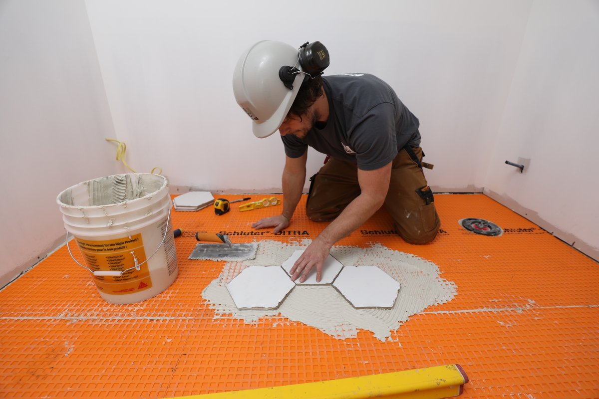 Make_It_Right's tweet image. We love the orange stuff. Schluter ditra membranes eliminate the major cause of cracking and delaminating of your tiled surface. #tilingwork #schluter_partner