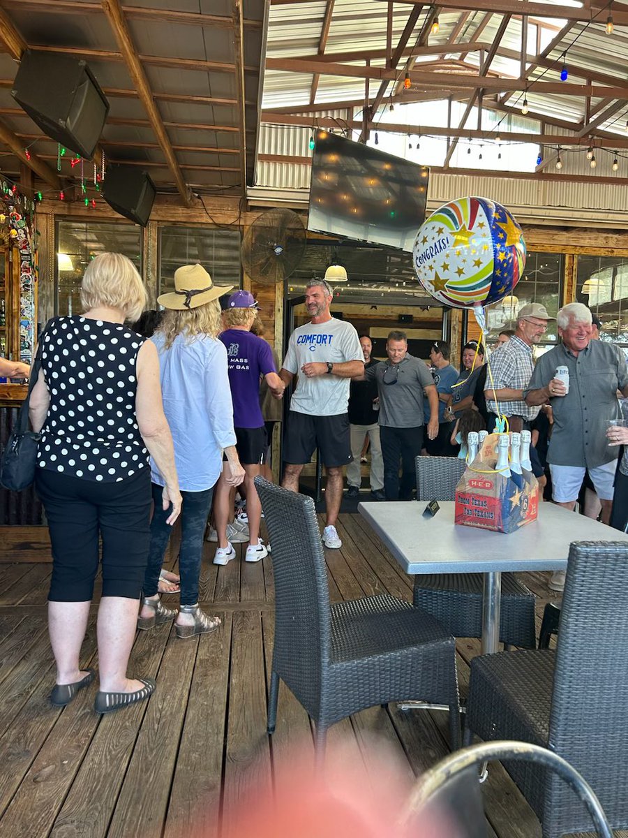 BobcatFungo's tweet photo. I went to @dogandponygrill expecting to pick up my chicken fried chicken and walked into a surprise party.  Thank you to both Michelle Preston and @PJohnsonBoerne for putting this on. I am humbled and honored. https://t.co/cblJ1HTej3
