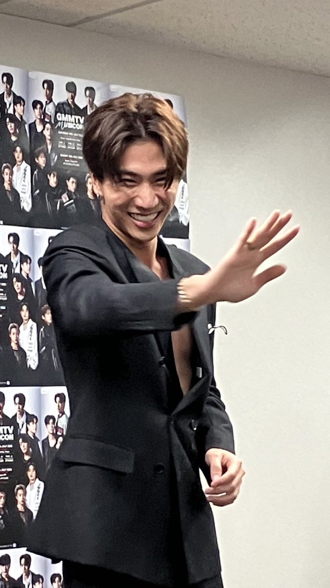 Thai4649's tweet photo. Perth君
大好きな笑顔をいつまでも
日本に会いに来てくれて🙏🙏🙏🙏🙏
これからもずっと応援していきます🙇♀️
#KDPPE
#PerthTanapon
#GMMTVMUSICONxTOKYO
#MusiconxPerthD3 https://t.co/TnyBsSKHMw