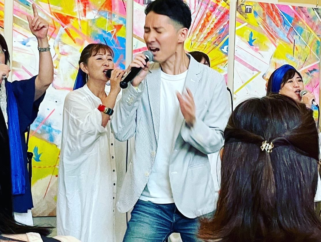 Gerushi0802's tweet photo. West Side Choir🎶
今までもチームではこのイベントに出演させて頂いてましたが、僕は初参戦でした!
ゴスペル、日本語曲、有名な洋楽などを織り交ぜ、
お客様とともにとても楽しい時間を過ごす事ができました!
みんなお疲れ様でしたー!
#gospelsummerparty #タグボート大正 #ゴスペルライブ https://t.co/fUmKGiSn1U