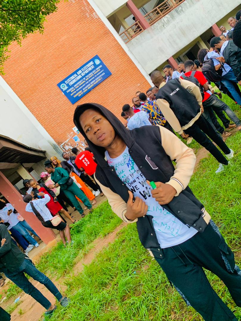 Cheta_Henry's tweet photo. Long overdue!!!!!

A struggle that began in 2017 has finally come to its end.

After ASUU strike!
After COVID!!
After 6+ years of burning that candle!!!
After the struggle of going to classes!!!

Finally, I'm done with Uni!
Thank God!
Thank you, Ave Maria!
Thanks, Mama and Papa! https://t.co/dcnABmhDHt