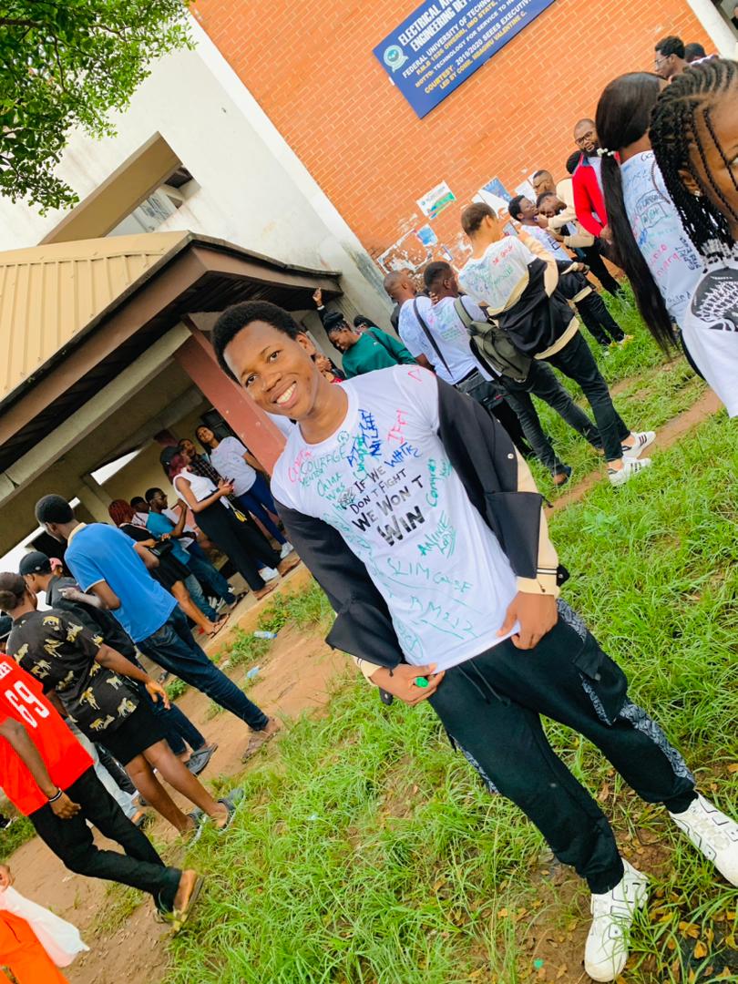 Cheta_Henry's tweet photo. Long overdue!!!!!

A struggle that began in 2017 has finally come to its end.

After ASUU strike!
After COVID!!
After 6+ years of burning that candle!!!
After the struggle of going to classes!!!

Finally, I'm done with Uni!
Thank God!
Thank you, Ave Maria!
Thanks, Mama and Papa! https://t.co/dcnABmhDHt