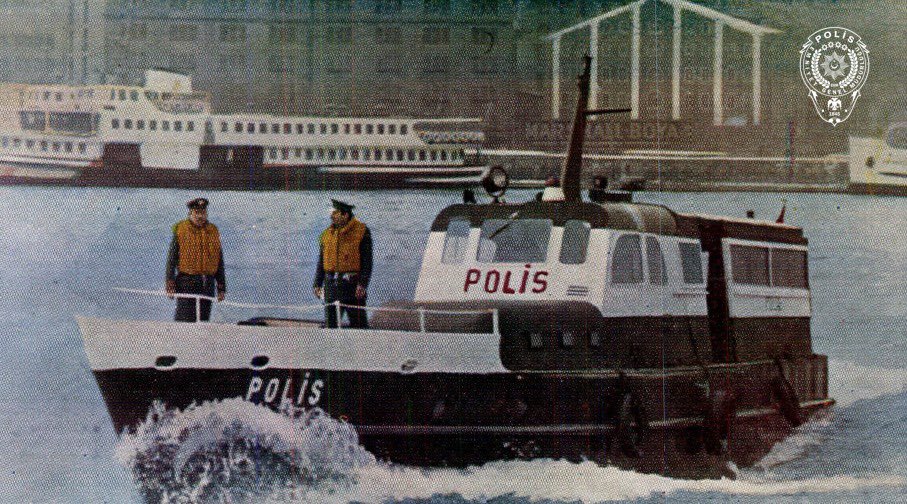 Deniz Polisimiz devriyede... 

🗓️ 1983 

📍İstanbul 

#tbt 
#tarihtepolis