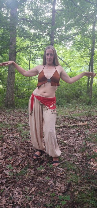 Night 3 outfit. Time to belly dance https://t.co/85AwY2O2DB<a href="/tag/newprofilepic"class="tags"><span>#newprofilepic</span></a>