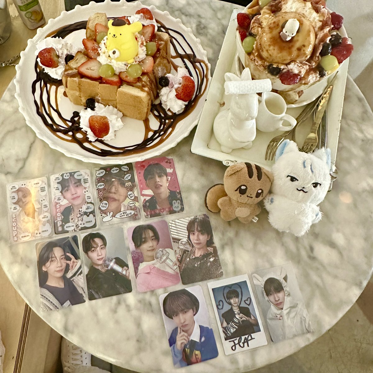 jjyong_angel's tweet photo. 📍마마다이닝
딸기 푸딩 빙수랑 생과일 허니브레드🩷
위엔 귀여운 폼폼푸린이랑 포차코 올려주심 ㅠㅠ
진짜 귀여운데 엄청 달달구리함!!!
당충전 완료😆
#승철이_이거먹고_볼빵빵했구마
#정한아_마니머거요ㅎㅎ
#먕먕냥젶 https://t.co/aHbuynKFL7