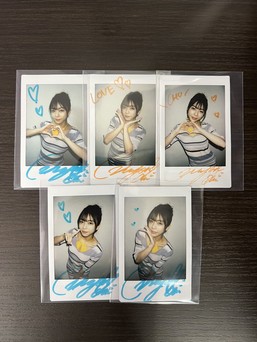 lapornoauction's tweet photo. 💗NO.136オークション紹介💗
【#岬あずさ さん】@misaki_azusa
◆衣装姿チェキ　5枚セット
https://t.co/9kr0upMSJf
☝こちらの作品撮影時のあずにゃんチェキです💓

お団子あずにゃん大好きーーーー！ｶﾜｲｲーー！
ぜひ手に入れてください✨

https://t.co/2BL6bxzYHp
#ラポルノオークション https://t.co/4xEJLrDHL7
