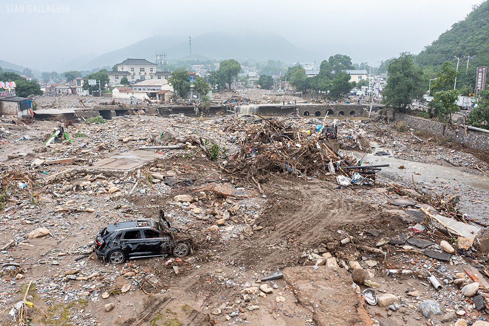 gallagher_photo's tweet image. Devastating damage in the Tanwanglu area of Mentougou, western #Beijing Many rural areas have been hit hardest by the rains brought by Typhoon Doksuri. China. View more -&amp;gt; gallagher-photo.photoshelter.com/gallery/Beijin…