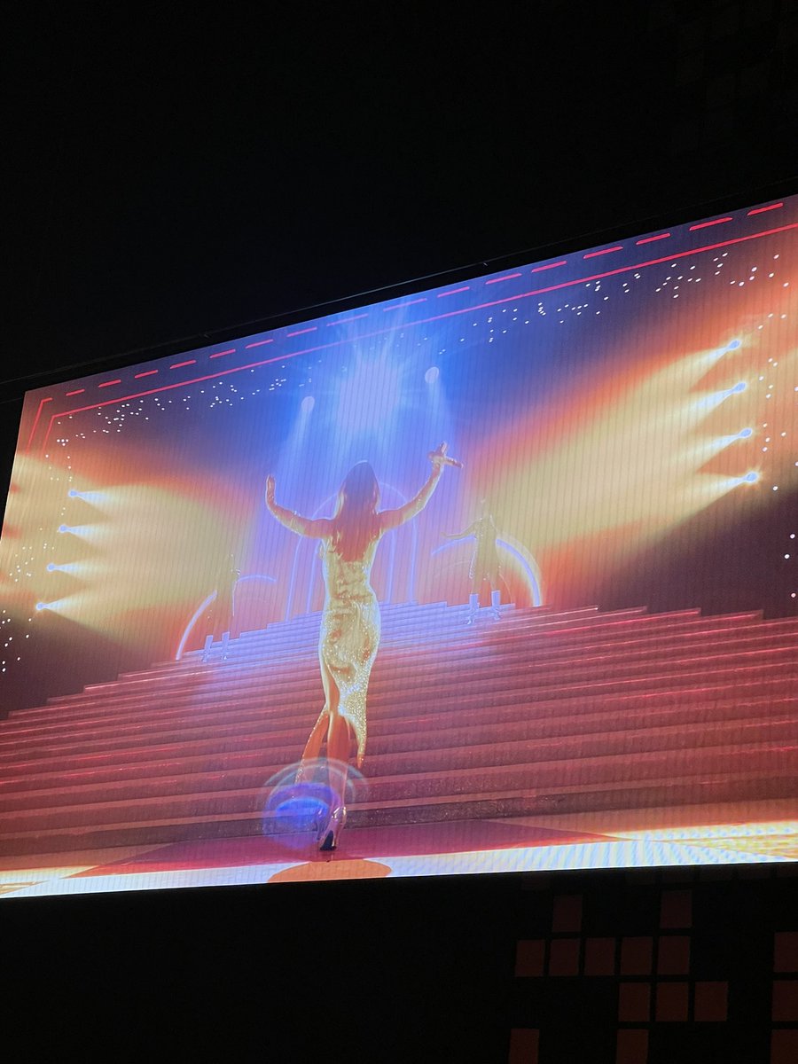 HeyCheli's tweet photo. Mom 👏 is 👏 HOME 👏 #katycats forever!!! https://t.co/iVrvHzKJU3
