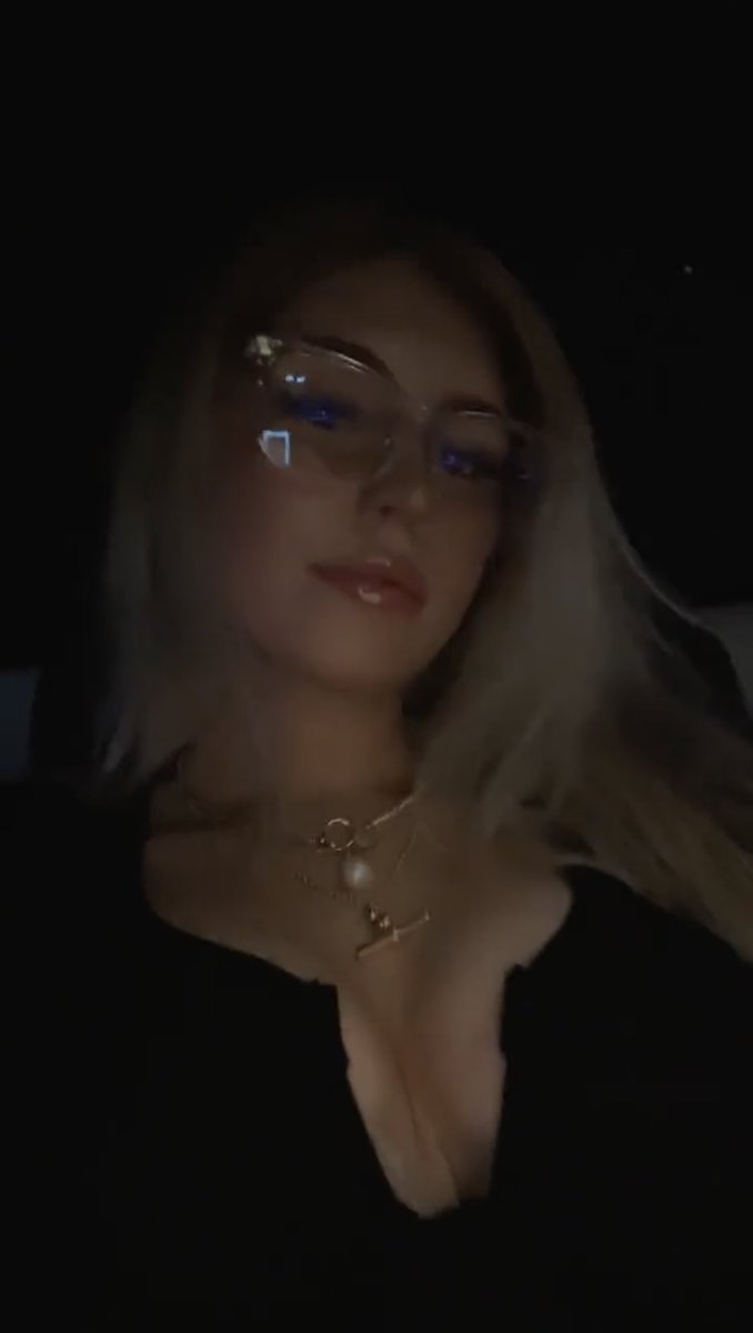 TurntDaisyy's tweet photo. public for lurking hoes 🤍 https://t.co/8ZITN6gxAJ