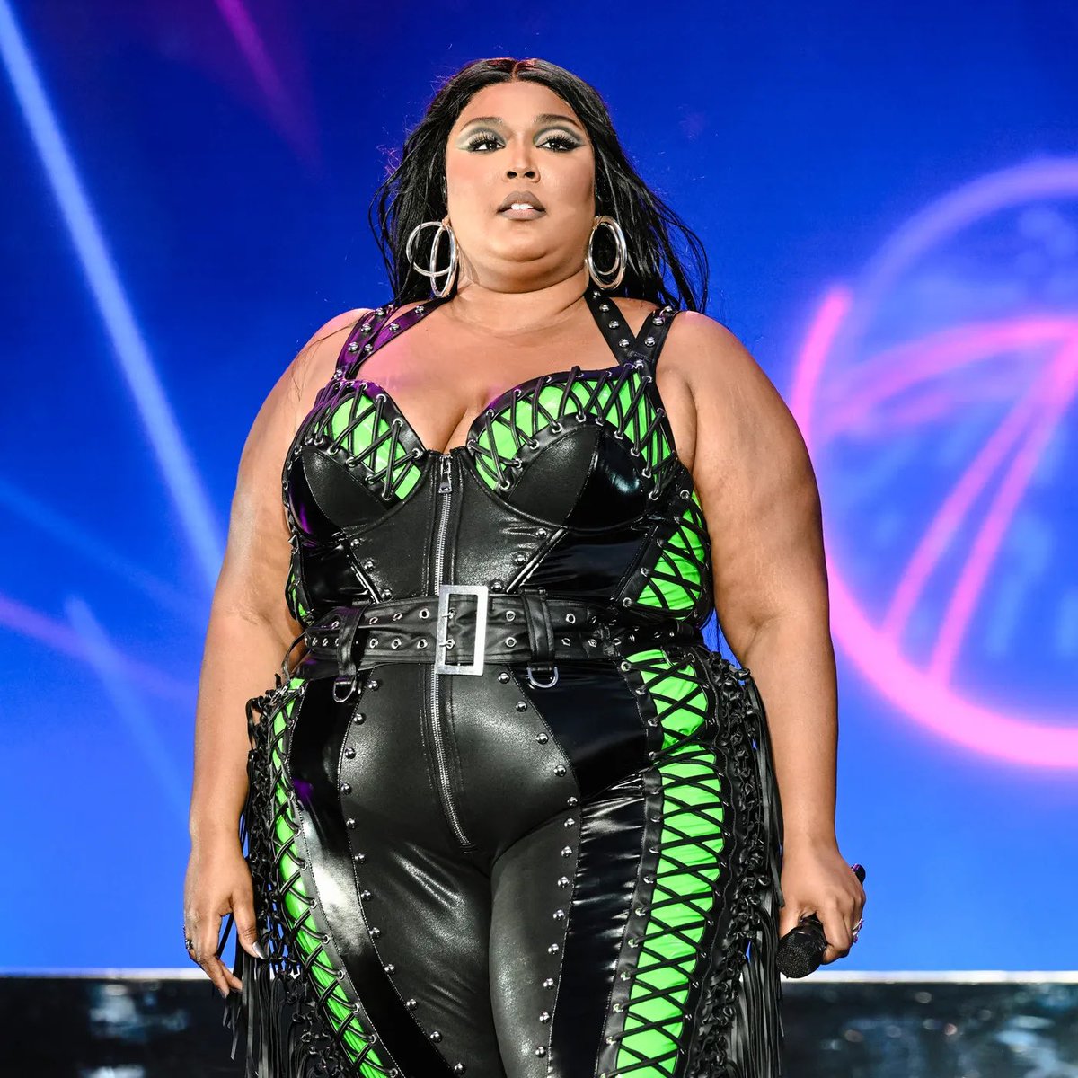 NovaBarbie101's tweet photo. #BREAKING 🚨 ITS FUCK LIZZO. https://t.co/OeUec5ULNg