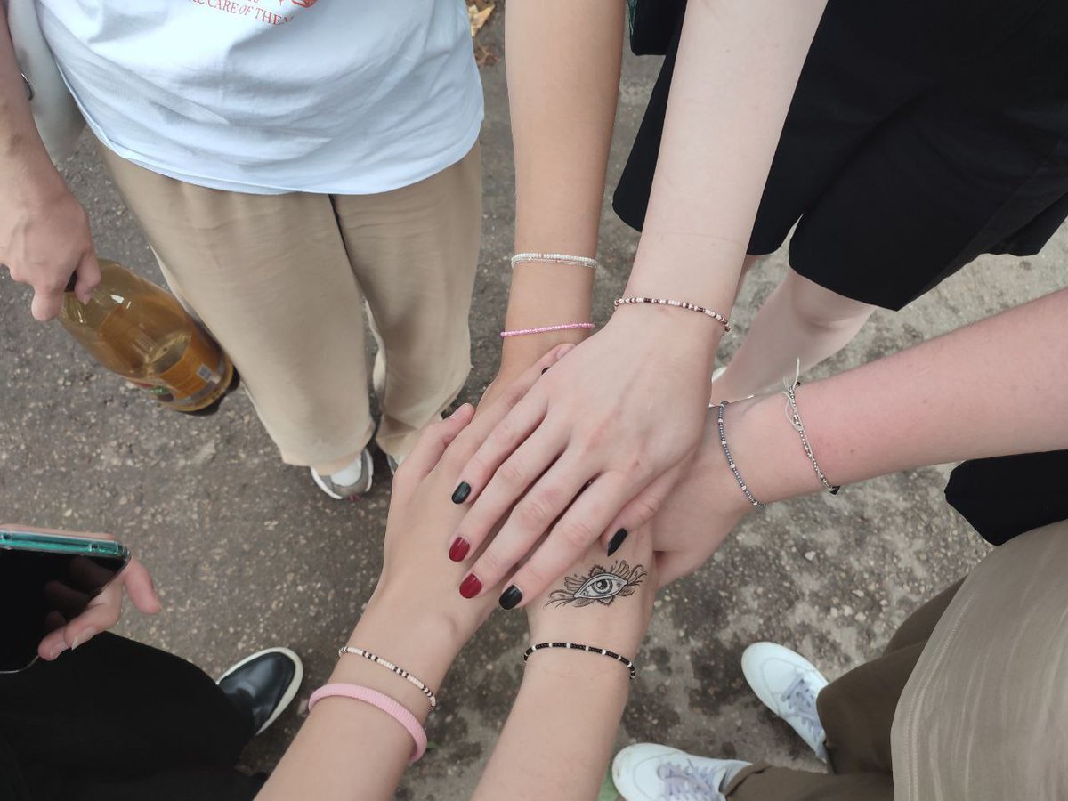 anxjaox's tweet photo. не знаю что тут мтало с твиттером но я зашла чисто рассказать что благодаря этой хуиле я нашла чудесную полю с которой провела в Нижнем Новгороде незабываемые 5 дней

оставлю на память просто ю ноу https://t.co/5eTCxF1iwV