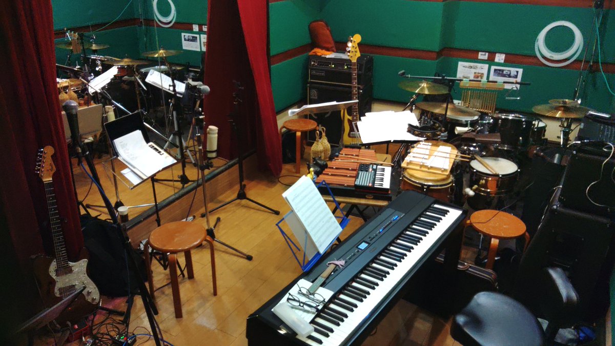 itani_perc_ds's tweet image. 今日はプリプロでした。
We had a preproduction today.
#プリプロ #preproduction  
#パーカッション #percussion 
#コンガ #conga 
#タンバリン #tambourine 
#木琴 #xylophone 
#グロッケンシュピール #glockenspiel 
#ティンバレス #Timbales 
#クラベス #claves 
#AbletonLive 
#おもちゃ #toys