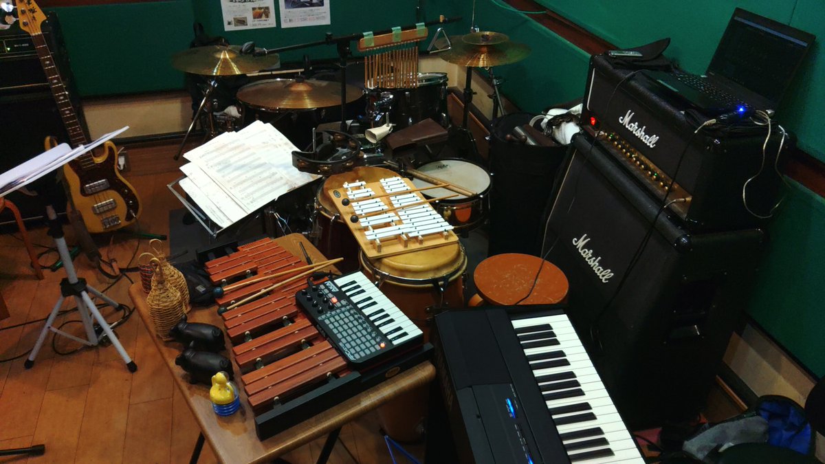 itani_perc_ds's tweet image. 今日はプリプロでした。
We had a preproduction today.
#プリプロ #preproduction  
#パーカッション #percussion 
#コンガ #conga 
#タンバリン #tambourine 
#木琴 #xylophone 
#グロッケンシュピール #glockenspiel 
#ティンバレス #Timbales 
#クラベス #claves 
#AbletonLive 
#おもちゃ #toys