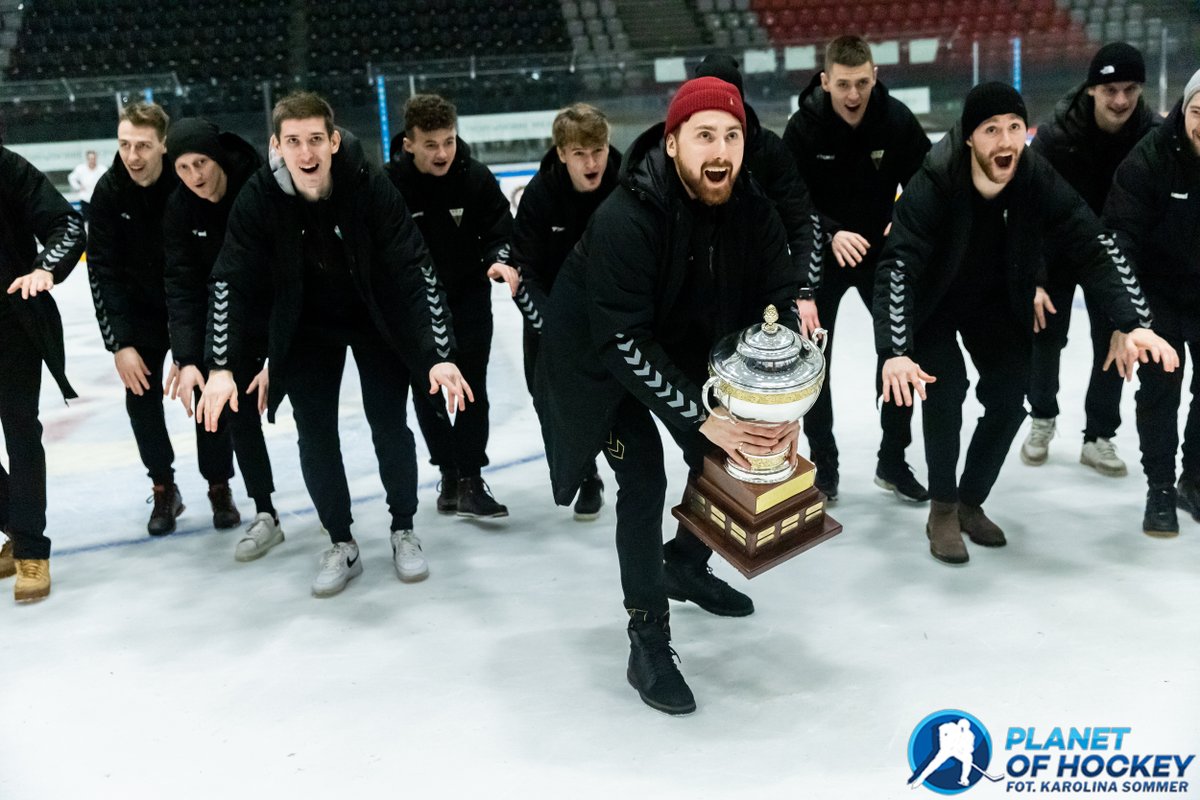 W dniach 23-25 sierpnia trzy polskie lodowiska będą arenami zmagań w ramach Turnieju Czterech Prezydentów 🏆✅ Poznaliśmy szczegóły tych rozgrywek ⤵️

planetofhockey.com/n/9169/turniej…

#GKSTychy #ZagłębieSosnowiec #UniaOświęcim #SokółKijów #Tychy #Sosnowiec #Oświęcim