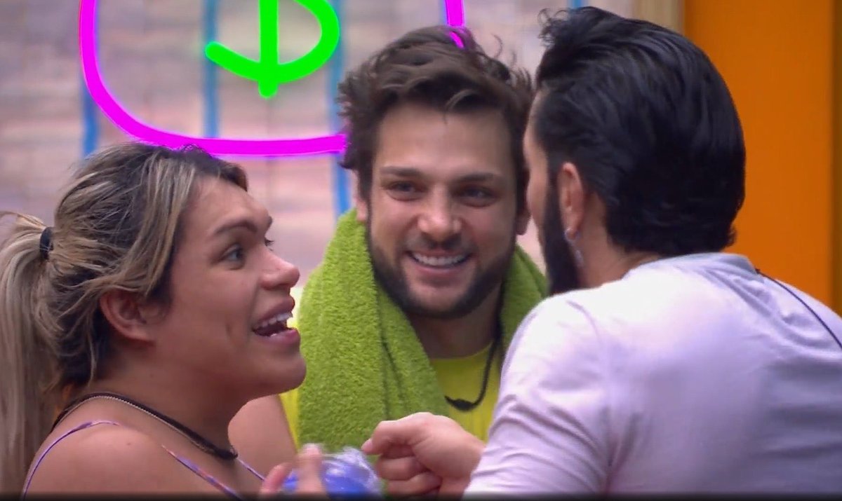 Gabriel67023240's tweet photo. A votar por ponchendy para ver a estos 3 en la final #TeamInfierno ya en la final cada uno por su favorito 😎 #LaCasaDeLosFamososMx #Teaminfiernoalafinal https://t.co/aJvWfqbXFD