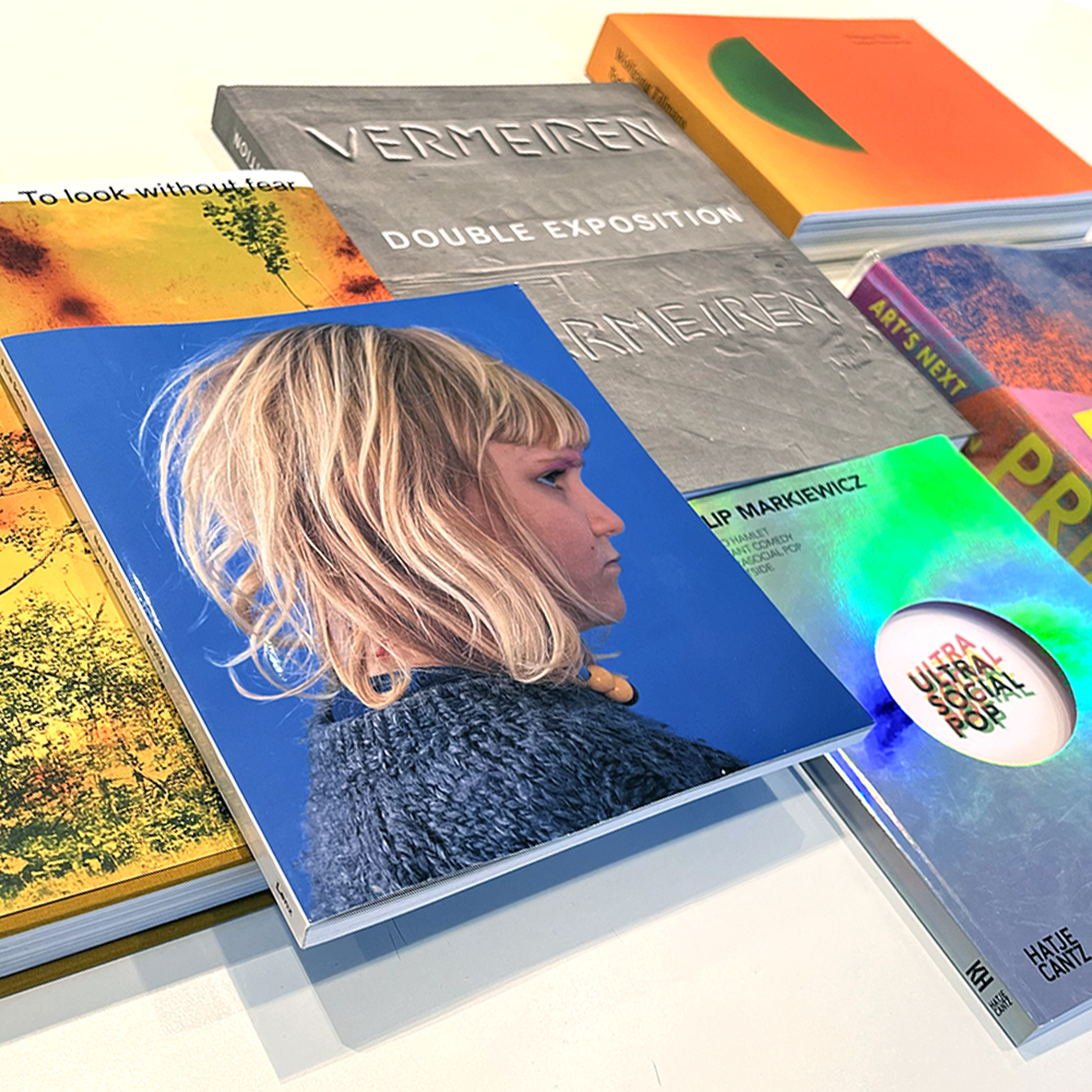 mudamlux's tweet photo. #MudamStore extends its choice of #publications related to our programme, to the #MudamCollection, but also a sharp selection of theoretical and thematic works resonating with #contemporaryart. Discover them now. https://t.co/Tv0pM4CCAy