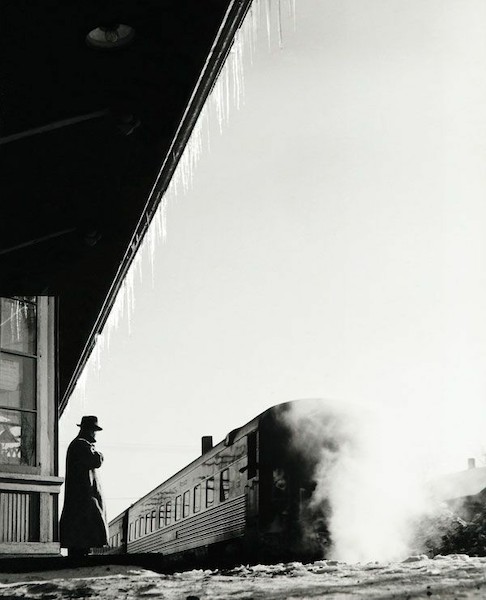 Photo by Sam Abell
#train #travel #blackandwhitephotography #streetphotography #bnwphotography #bnw
