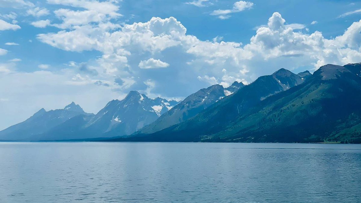 side_viewer's tweet photo. Guess the place; Wyoming, USA. https://t.co/sabjfXZRD2