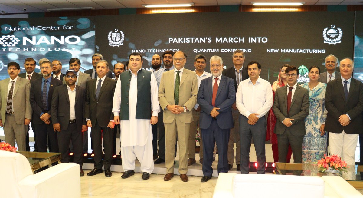 im_hamza9's tweet photo. Honorable Prof. Ahsan Iqbal, Minister for Planning addressing the technology centers here in Islamabad.
#Technology4Pakistan #5EsFramework @asimnyazee @nad33mkhan #ministryofplanning https://t.co/kvVNPpjfLv