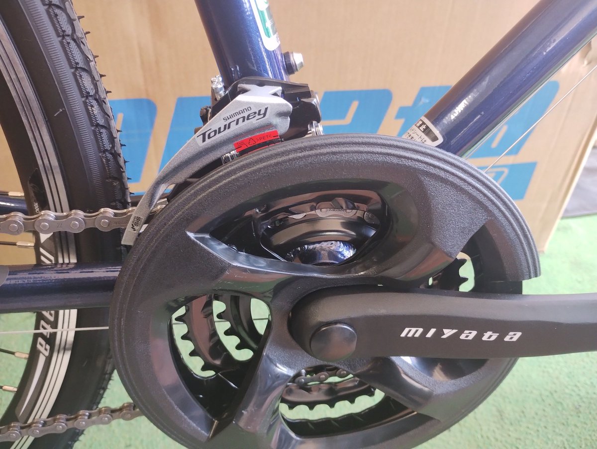cfDBJFcXkwJeNfb's tweet image. 連続して同じクロスバイクを組んだんですが、サイズによってシマノのFDだったり、マイクロシフトのFDだったり…
(RDはどちらもマイクロシフト)

クランクも同じなのに、やっぱりシマノに比べてマイクロシフトのFDはよっこいしょって変速する感じ😅

シフターはどちらもマイクロシフトなんですけどね