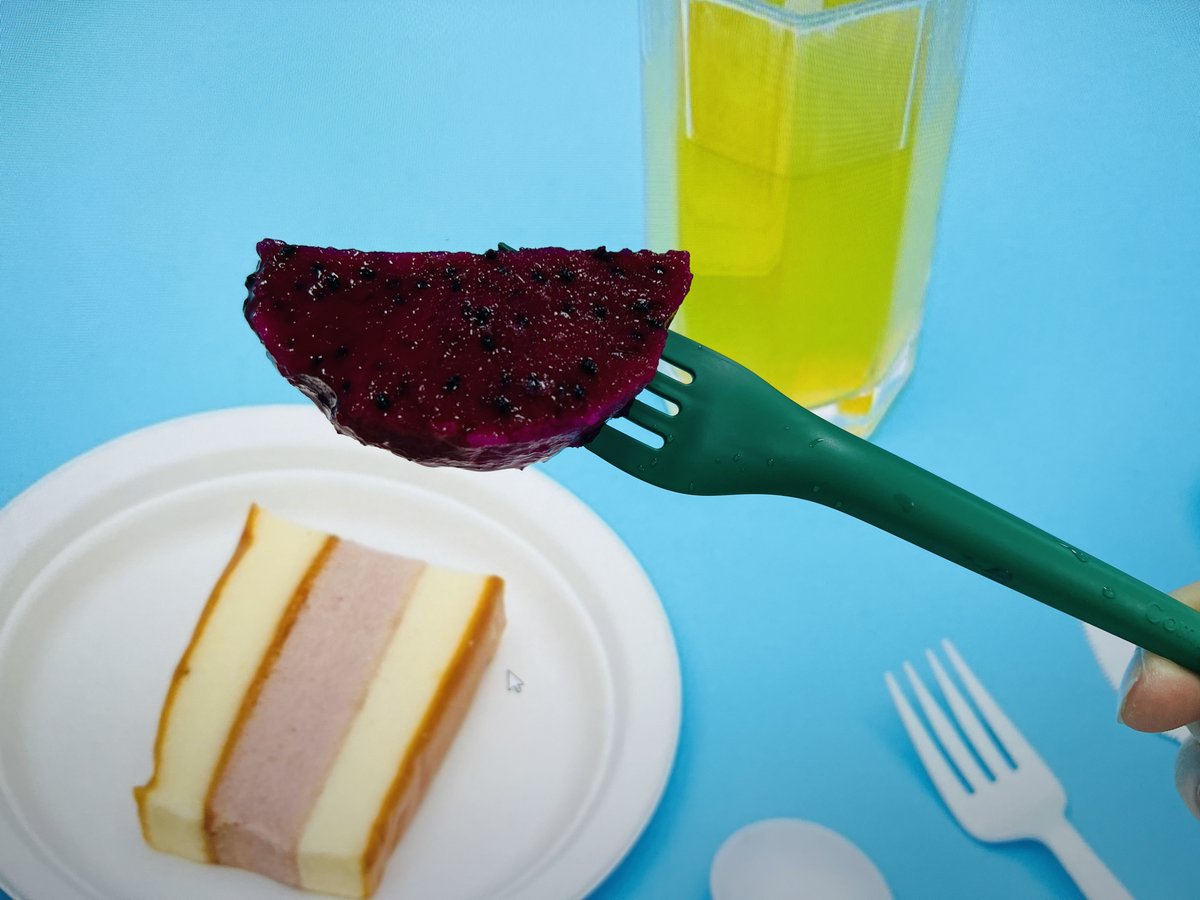 naturecutlery's tweet photo. Enjoy fresh fruit with our CPLA fork, and have a nice day and the easy life every day. #CPLAfork #nature #easylife #compostable https://t.co/3QM7J6wXXW