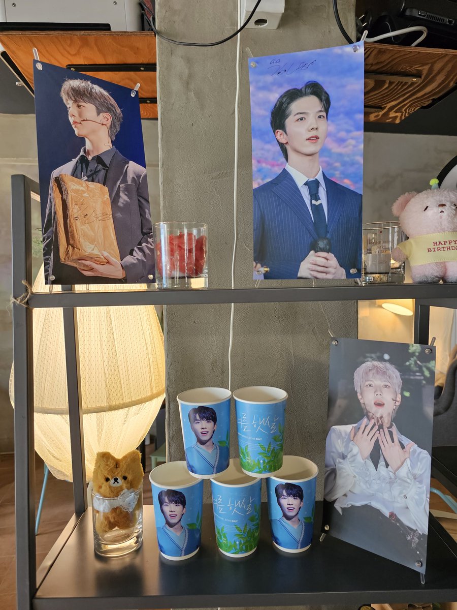 happkkung220427's tweet photo. 예쁘고 청량한 공간에 제 기분까지 너무너무 좋네요 🥹😆😆
#생일이라서_기분이_너무너무_좋네요
#어지러운_햇살_반짝이는_민범_생일
#김민범_우리의_여름햇살 https://t.co/QrDI7wWG2L
