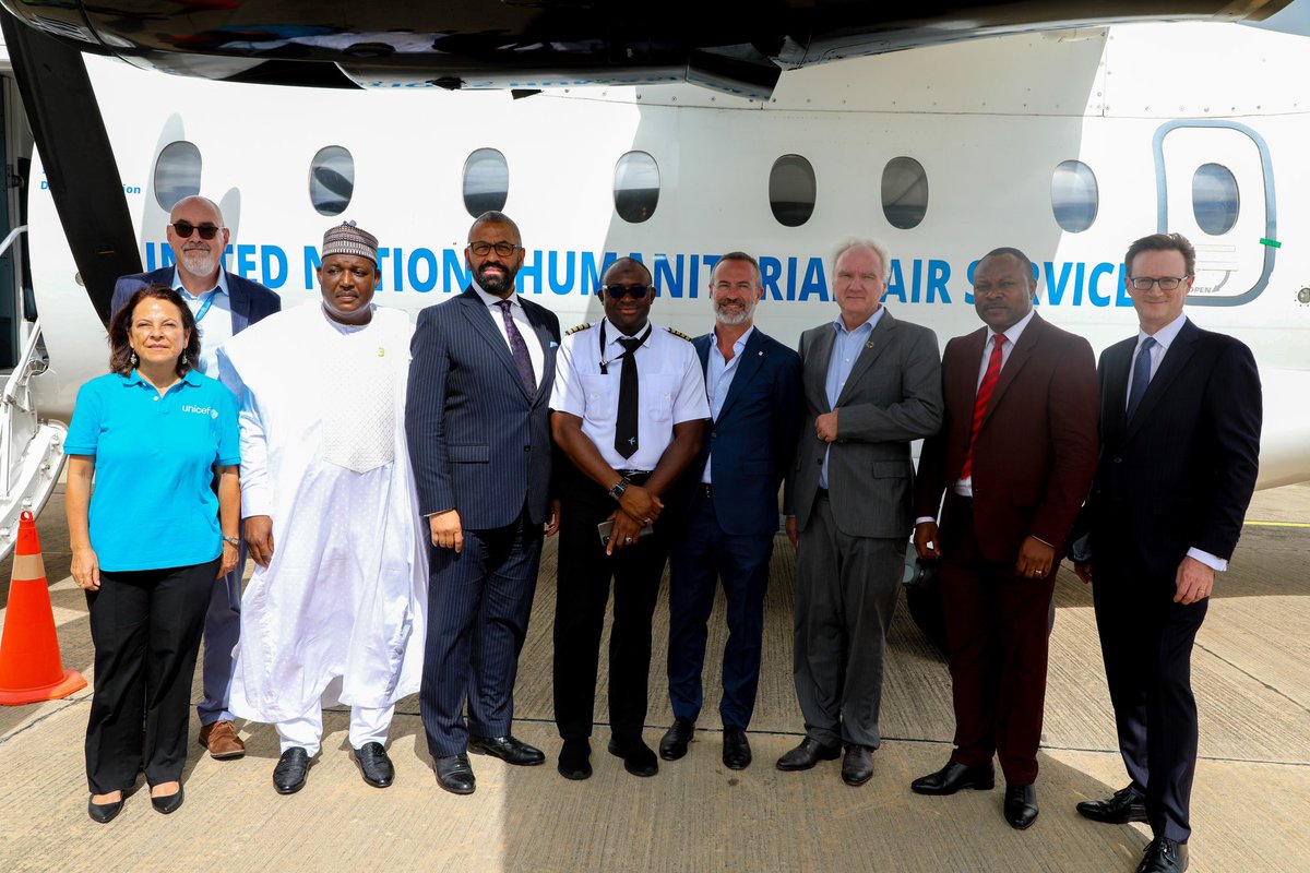 Important for UK Foreign Secretary @JamesCleverly to meet with humanitarian partners working in North-East Nigeria. @UNICEF_Nigeria @ICRC_Nigeria @WFP @OCHANigeria.
Thanks to @FMHDSD & @UN_Nigeria for hosting & explaining @WFP_UNHAS operation getting essential support to people