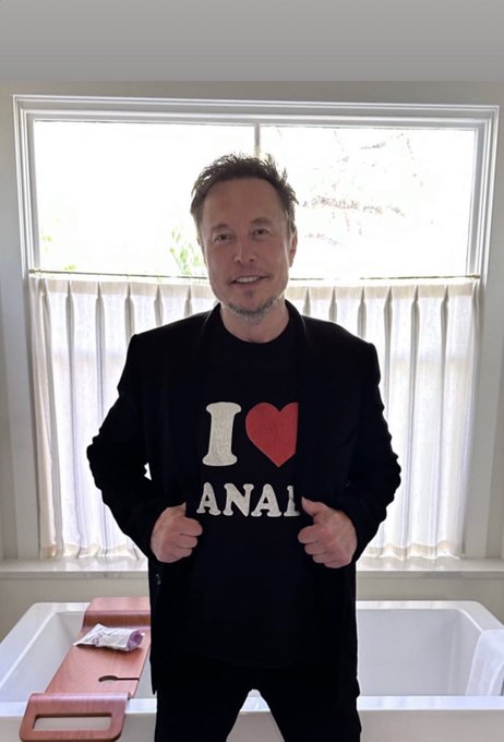 Can you guess what I&rsquo;m releasing tomorrow?😏 https://t.co/e6tko8Ejby https://t.co/VXgu6t49E5