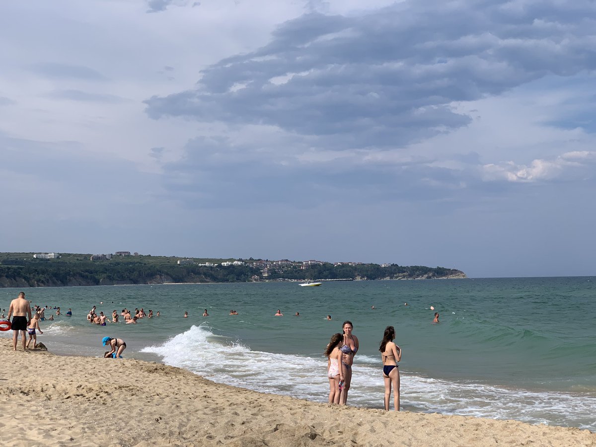 MamaenBulgaria's tweet photo. Vacaciones en la costa búlgara del Mar Negro. 🏖️🌊☀️🇧🇬

No me canso de recomendar estas playas, porque son bonitas, orientadas al este y no demasiado saturadas de turistas.
#Bulgaria https://t.co/p4eAaOevMT