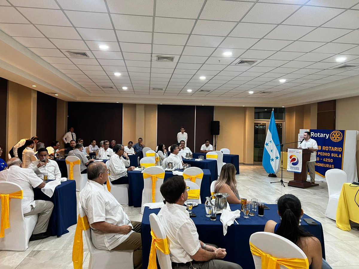 WilCerratoHN's tweet photo. Continuando con las visitas a los club rotarios, hoy tuve la oportunidad de participar en el Club Rotario de San Pedro Sula, un conversatorio muy productivo sobre los retos de la economía hondureña y las oportunidades de mejora.
¡Gracias amigos por su invitación y acompañamiento! https://t.co/I5jdE4SLMj