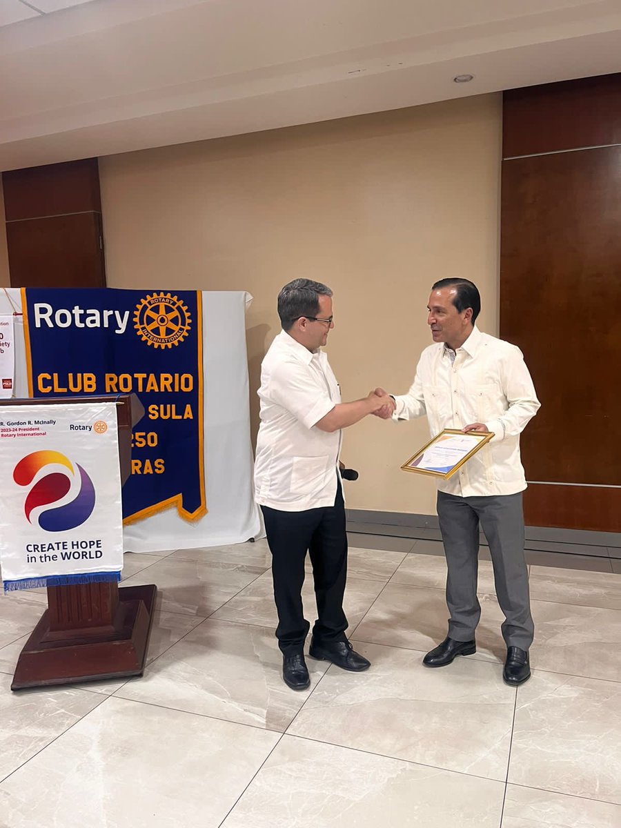 WilCerratoHN's tweet photo. Continuando con las visitas a los club rotarios, hoy tuve la oportunidad de participar en el Club Rotario de San Pedro Sula, un conversatorio muy productivo sobre los retos de la economía hondureña y las oportunidades de mejora.
¡Gracias amigos por su invitación y acompañamiento! https://t.co/I5jdE4SLMj