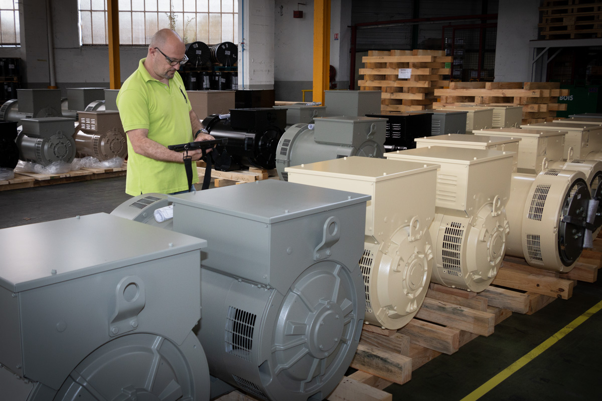 Leroy_Somer's tweet photo. [POWER] ⚡ Toujours la pour vous !!

Bien que ce soit la période des vacances en France, nos usines tournent quand même à plein régime pour garantir que nous répondons à vos besoins en toutes circonstances. 

#Nidec #LeroySomer #powergeneration #ETE23 https://t.co/GxjBWNQcXe