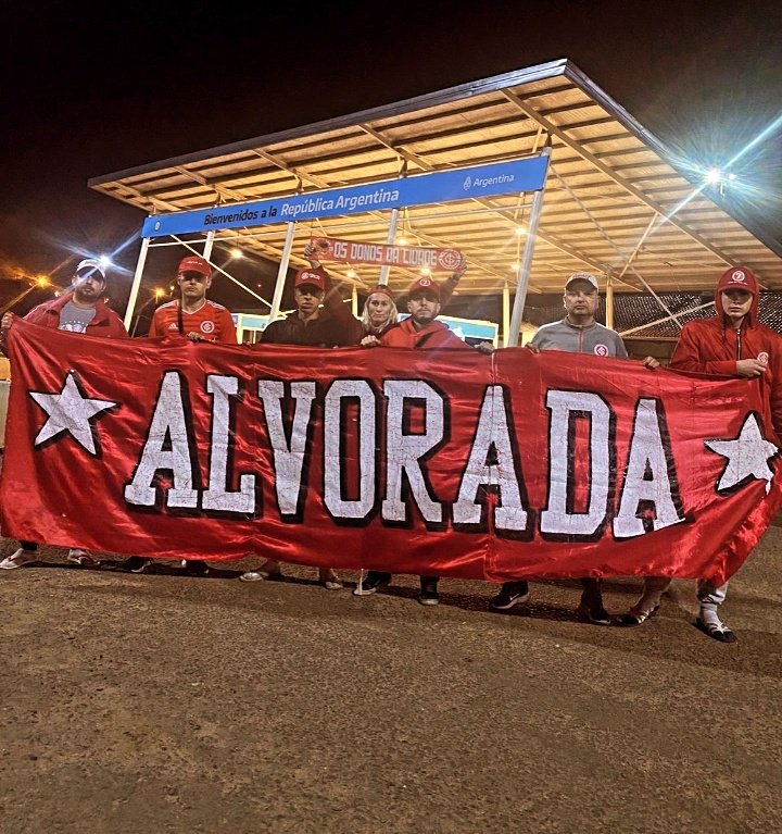 SCIAlvoradaP7's tweet photo. Alvorada sempre ao lado do Inter!!
Estivemos na Argentina e também fizemos a festa em nossa cidade.
GUARDA POPULAR
#OsDonosDaCidade https://t.co/CcW49fhSu3