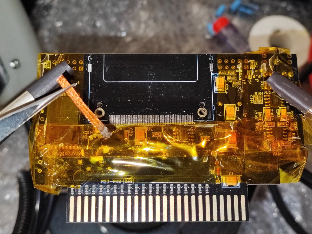 MaHocevar's tweet image. #RETROGAMING #repairing an #msx #carnivore2 cartrige with a compact flash broken connector