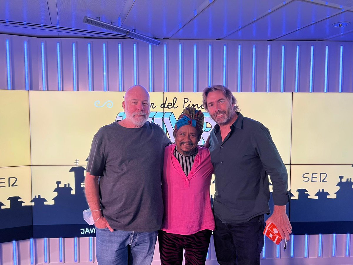 📻 Hablamos con Javier del Pino, director de <a href="/Avivir/">A vivir</a>.

“Ramón era bueno en todo. En la vida conoces a poca gente distinta y que te deja una huella especial”

cadenaser.com/nacional/2023/…