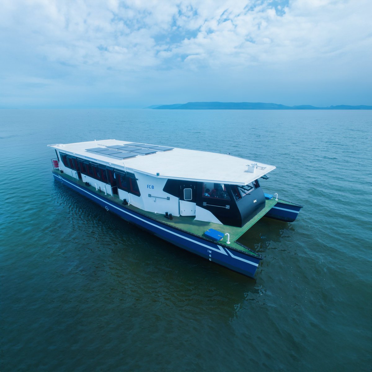 Riveiere - A floating beauty with solar whispers gliding through Kerala's waterways.

#kerala #ferry #boats #passengertransport #waterways #riveiere #navalt