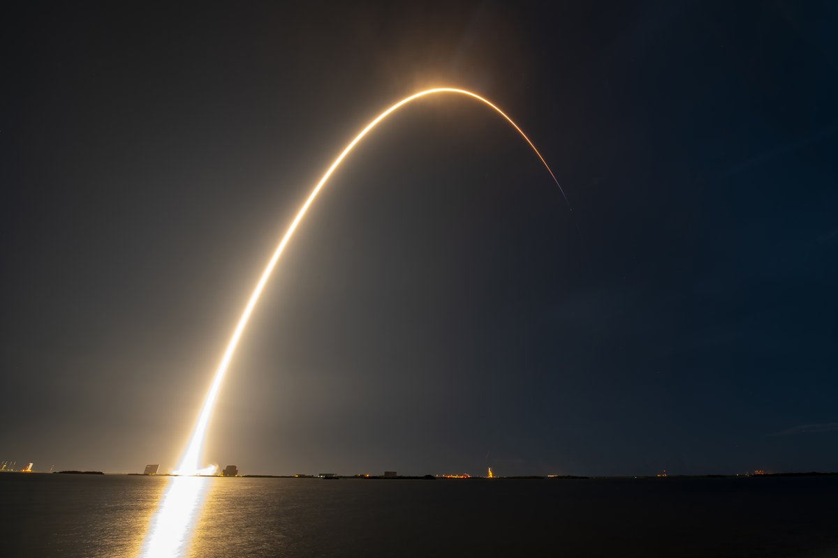 SpaceX's tweet photo. Falcon 9 launches the @Intelsat G-37 mission to orbit from Florida https://t.co/3iayvTMSge