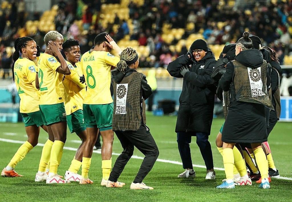 AdvoBarryRoux's tweet photo. National team              vs                  iQembu leSizwe https://t.co/jpszsmveRD
