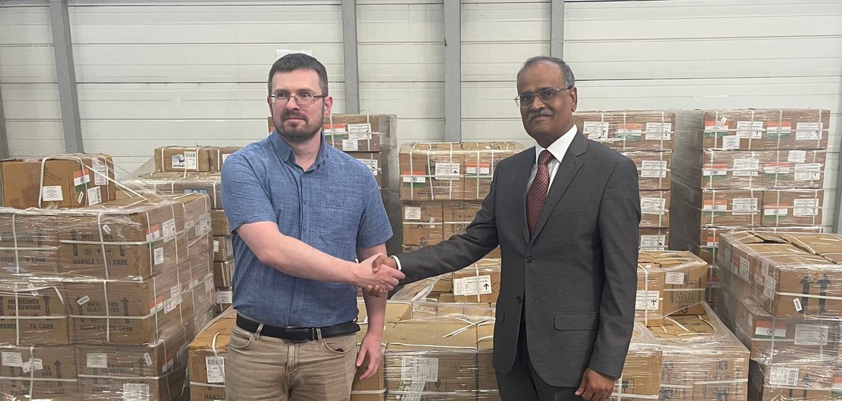 IndiainUkraine's tweet photo. Ambassador Harsh Jain handed over the 14th consignment of humanitarian aid comprising essential medicines to H.E. Mr. Ihor Kuzin, Deputy Minister of Health, who thanked the government of India for the assistance @MEAIndia @MFA_Ukraine @MoH_Ukraine https://t.co/0UhFXCSBwb