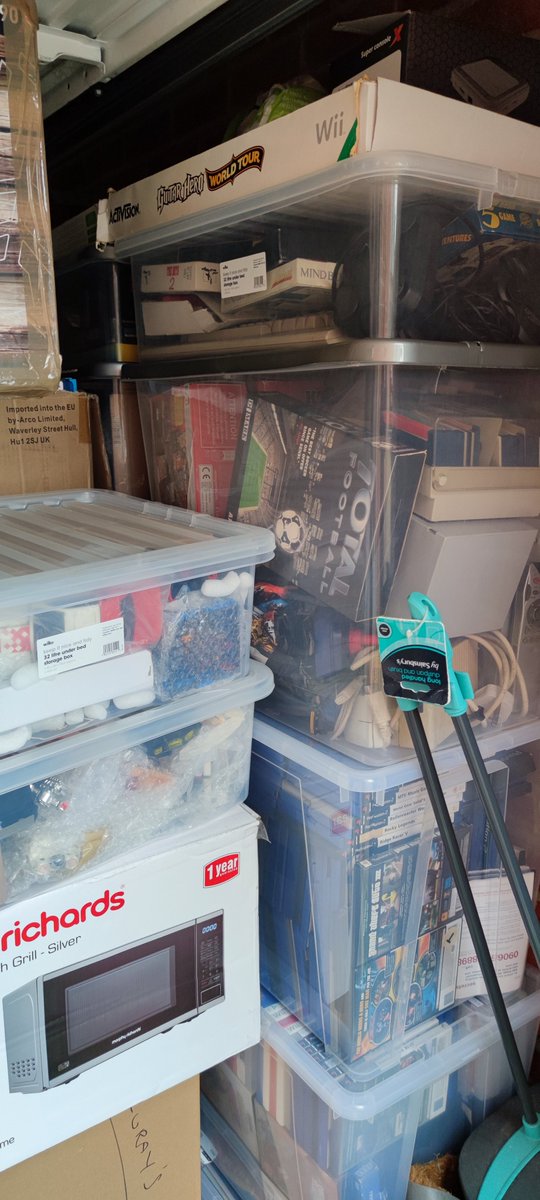RetroGamingRev1's tweet photo. Some of the gaming collection has been packed and ready to move to the new RGR Towers.....
#moving #rgr #rgrtowers #pickups #retrogaming #retrogames #retrogamingrevival #retrogamer #gamer #gaming #collector #videogames #videogamescollector #boxcomplete #nes #snes #wii #nintendo https://t.co/r7A0Hh4ZXb