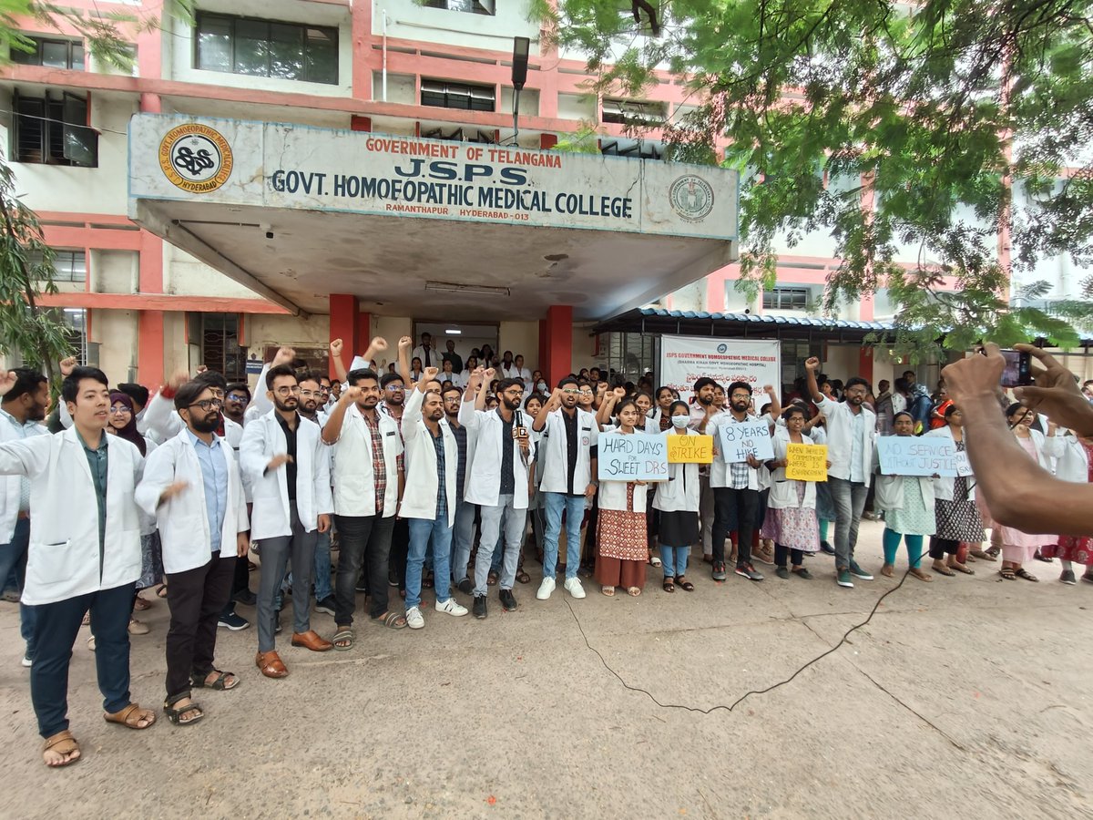 TelanganaAYUSH's tweet photo. #Day9 of Homeopathic students strike for Hike of stipend for AYUSH
#STIPENDHIKEFORAYUSH 
@BRSHarish @TelanganaCMO
@KTRBRS @TelanganaHealth https://t.co/IQHP8VZt8x