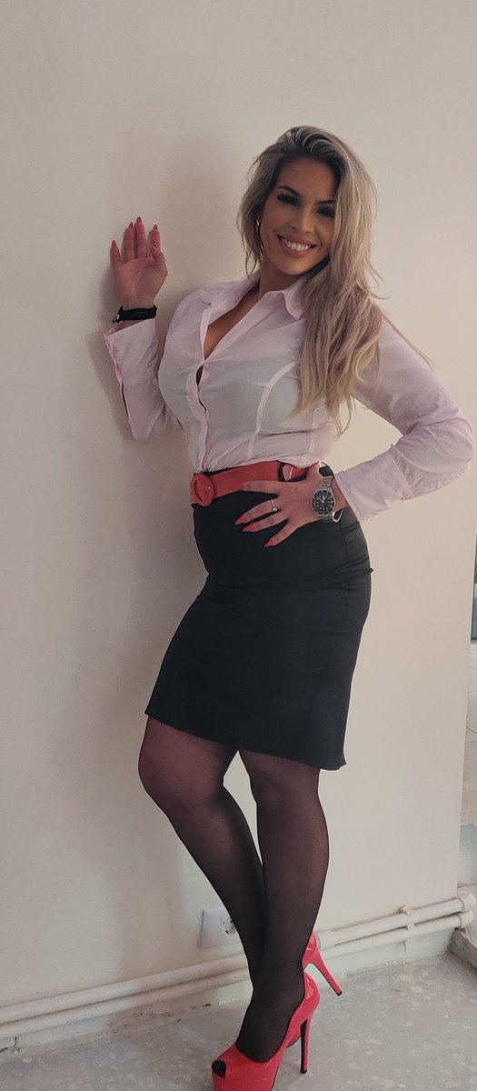 SashaAllForU's tweet photo. I'm ready for the interview 🔞 May i come in your office, BOSS? 👨‍💼

#sexysecretary #roleplay #onlyfans #onlyfansbabes #promotion https://t.co/lNHdgPnn9J
