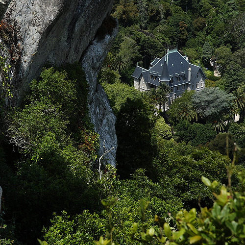 visitharford's tweet photo. Hidden Castle, Biestesr, Sintra, Portugal #HiddenCastle #Biestesr #Sintra #Portugal https://t.co/DBP0tx5rF3 https://t.co/ScvAxBwHVC