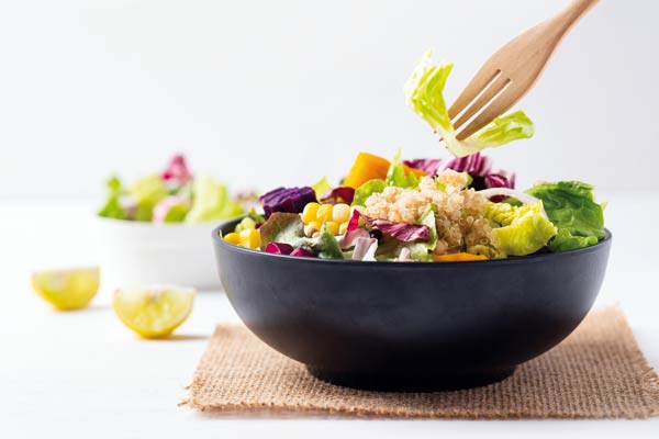 Die vegane Ernährung findet aktuell eine stärkere Aufmerksamkeit denn je. Bei Allergikern ist Vorsicht geboten, denn die vielen industriellen Produkte im Supermarkt geben nicht immer exakt Auskunft über alle Inhaltsstoffe. ow.ly/u1UO50P9hWa