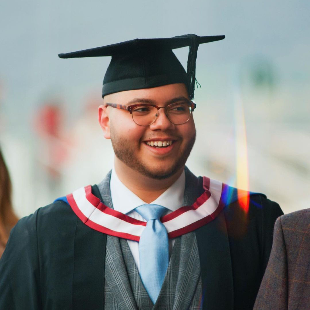 Universities UK (@universitiesuk) on Twitter photo 📰 Award-winning journalism graduate Hesham Abdelhamid, from an immigrant family from Egypt, is the first member of his family to attend university
He co-founded <a href="/CheltenhamPride/">Cheltenham Pride</a> and has launched a mentoring programme for working-class young people to widen participation🧵 📰 Award-winning journalism graduate Hesham Abdelhamid, from an immigrant family from Egypt, is the first member of his family to attend university
He co-founded <a href="/CheltenhamPride/">Cheltenham Pride</a> and has launched a mentoring programme for working-class young people to widen participation🧵