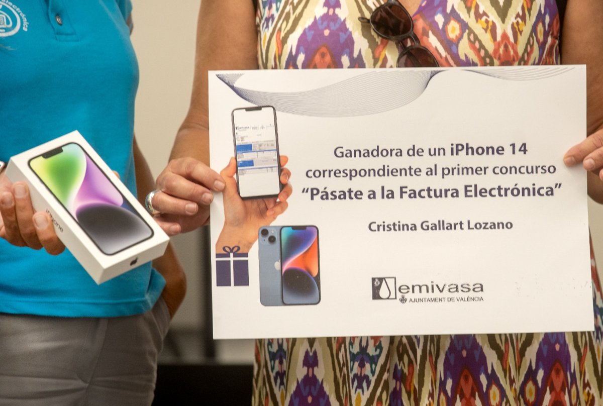 GlobalOmnium's tweet photo. 🎧Ya tenemos nueva ganadora del I Concurso de #Emivasa que premia a los clientes que piensan en el #medioambiente y se han pasado a la #facturaelectrónica.Y tú, ¿no quieres tu #IPhone14📱?
Entra y date de alta en la e-factura y ayúdanos a eliminar papel 🌳
https://t.co/zoxRVIGVa1 https://t.co/WTSLtaVIeJ