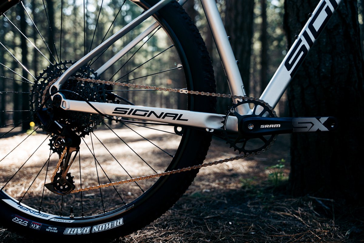 Signal Bikes (@signalbikes) on Twitter photo The S920 has you covered with a build kit that puts you in control 🚲💨🇿🇦
Spec Highlights:
✅ Smooth welds, internal cable routing and boost hub spacing
✅ 1x12 SRAM SX gearing
✅ 100mm X-Fusion RC32-29 Air Fork
✅ Maxxis 29x2.35" EXO tyres
✅ SRT Finishing Kit
#RealRacing The S920 has you covered with a build kit that puts you in control 🚲💨🇿🇦
Spec Highlights:
✅ Smooth welds, internal cable routing and boost hub spacing
✅ 1x12 SRAM SX gearing
✅ 100mm X-Fusion RC32-29 Air Fork
✅ Maxxis 29x2.35" EXO tyres
✅ SRT Finishing Kit
#RealRacing